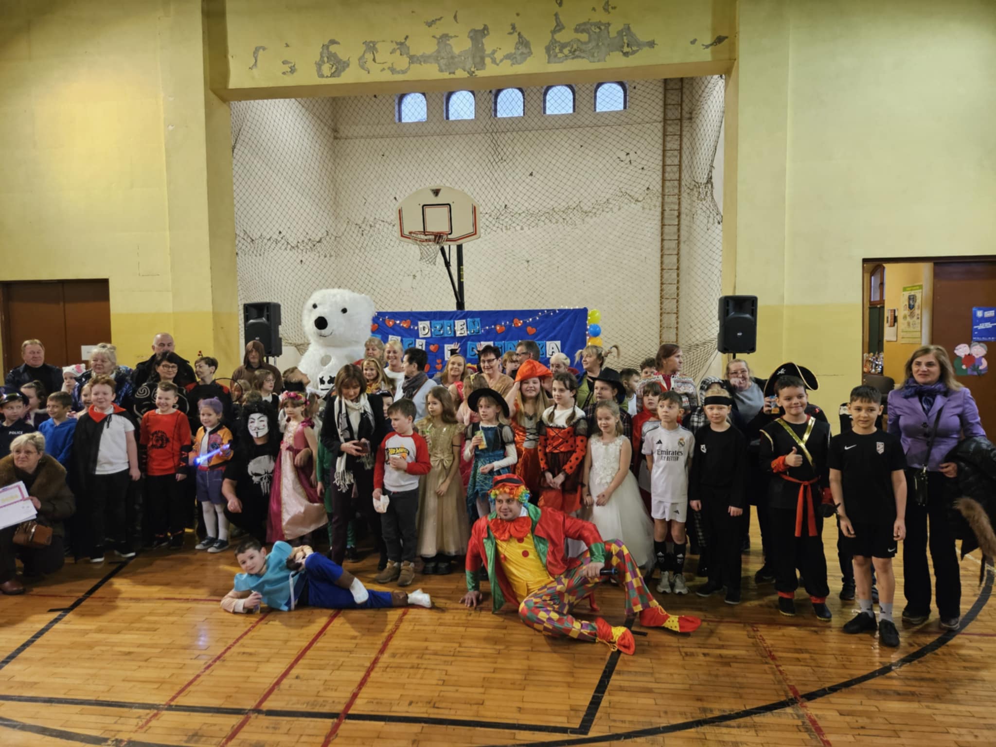 18278597 4090 4b82 816a ae7e74d4a7e2